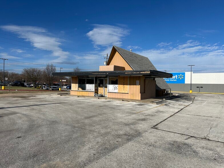 1839 E Bennett St, Springfield, MO à vendre - Photo du bâtiment - Image 2 de 11