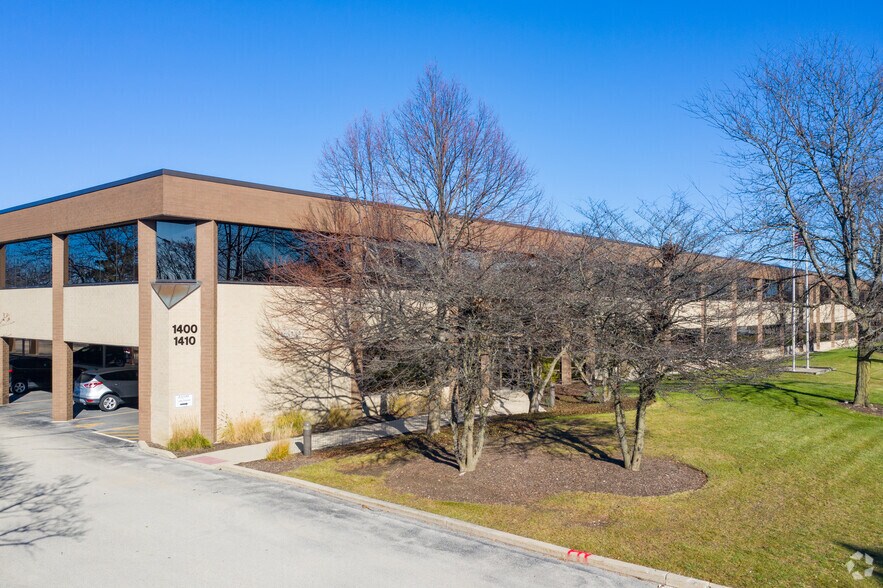 1400 Busch Pky, Buffalo Grove, IL for lease - Building Photo - Image 1 of 8