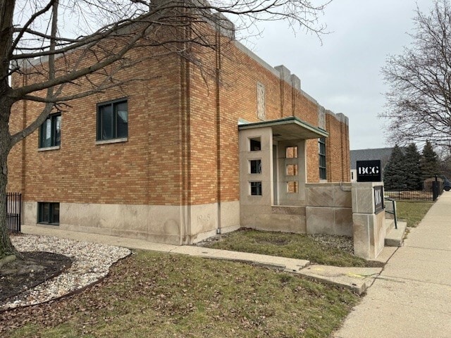 6219 Guilford Ave, Indianapolis, IN for sale - Building Photo - Image 3 of 16