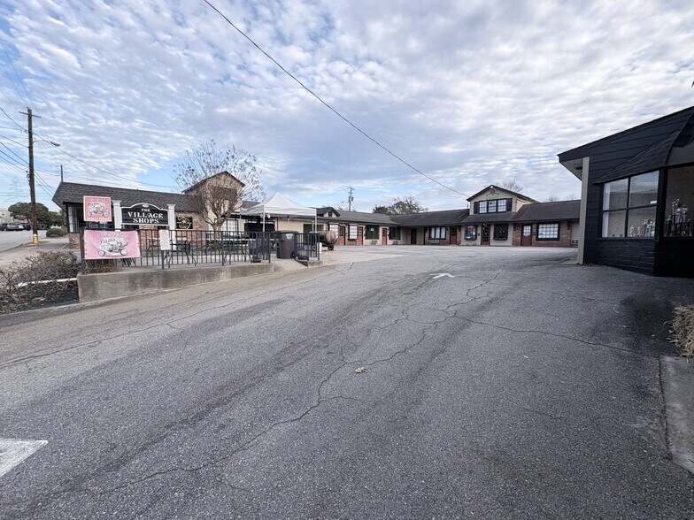 736-748 Carroll St, Perry, GA for sale - Primary Photo - Image 1 of 2