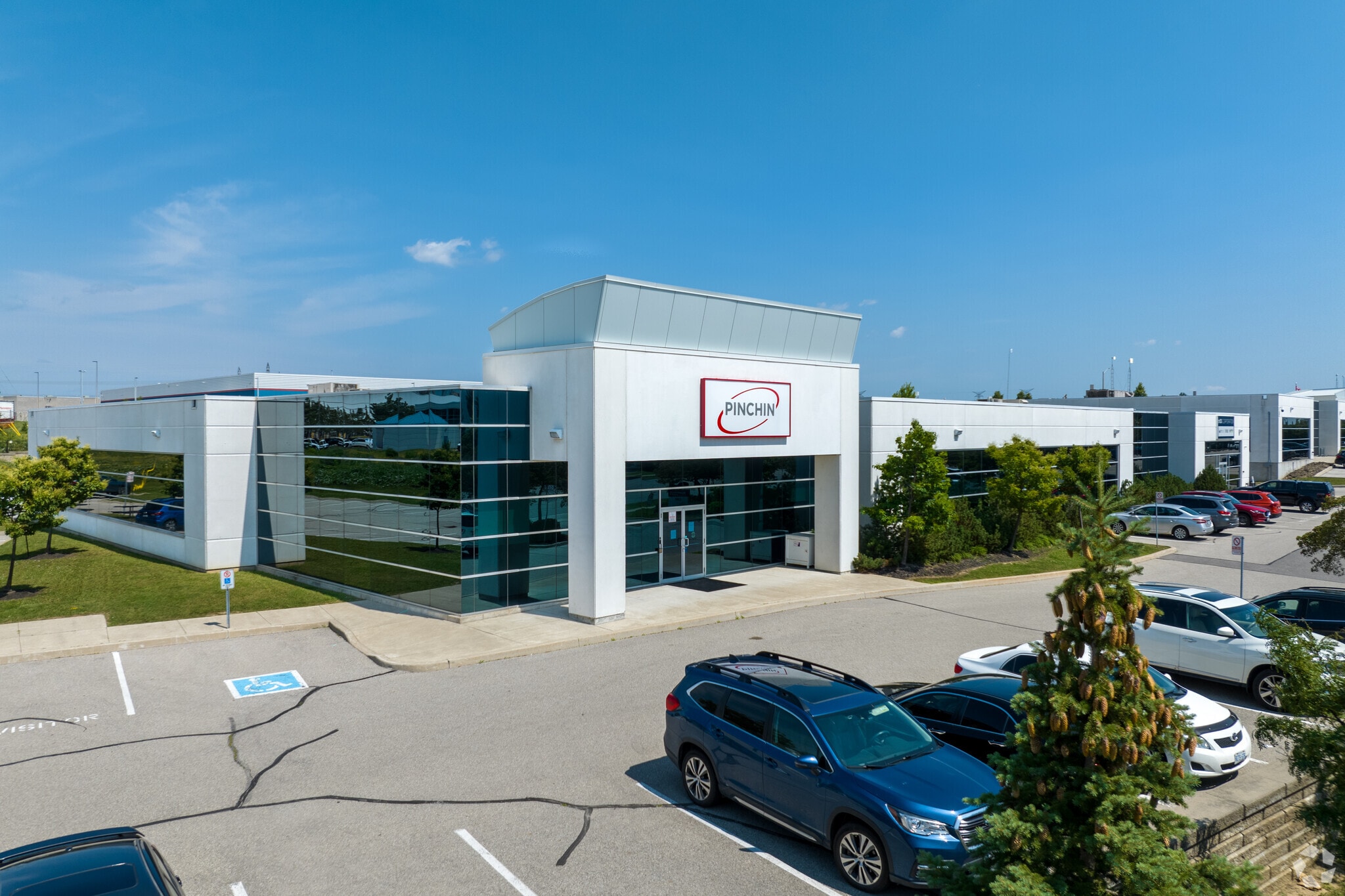2360 Meadowpine Blvd, Mississauga, ON à louer Photo du bâtiment- Image 1 de 7