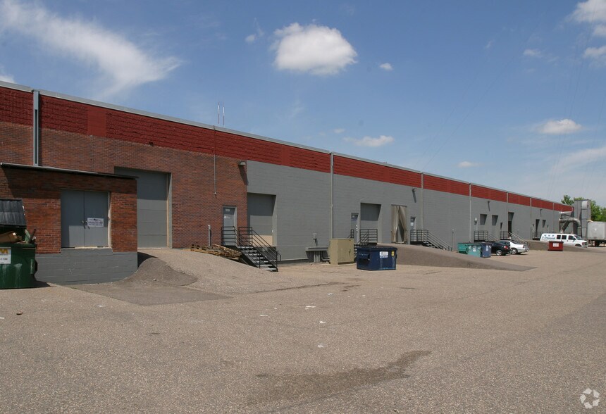 559-575 Shoreview Park Rd, Shoreview, MN à louer - Photo du bâtiment - Image 2 de 4