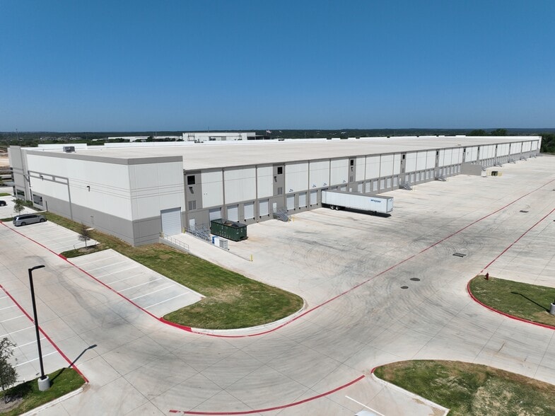 1425 Susurro Pky, San Marcos, TX for lease - Building Photo - Image 2 of 5