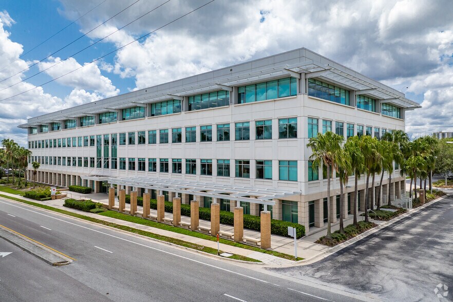 1001 E Palm Ave, Tampa, FL à louer - Photo du bâtiment - Image 1 de 5