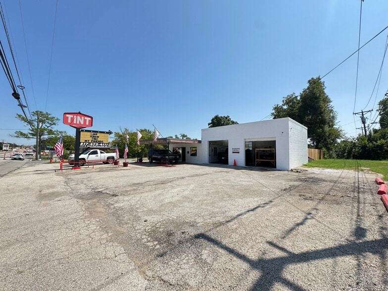 117 W Bedford Euless Rd, Hurst, TX for sale - Building Photo - Image 2 of 2