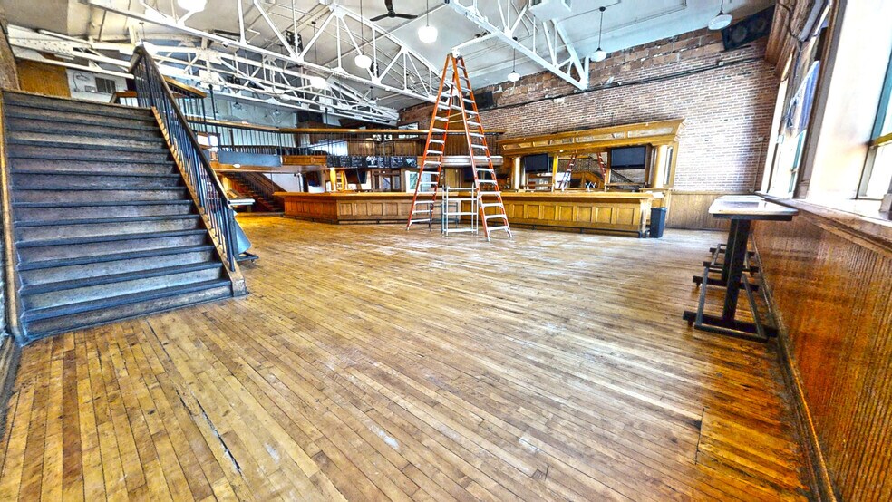 613 E Green St, Champaign, IL à louer - Photo intérieure - Image 3 de 11