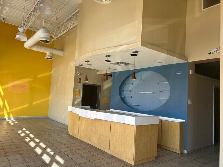 1134-1150 N Germantown Pky, Cordova, TN à louer - Photo du bâtiment - Image 3 de 18