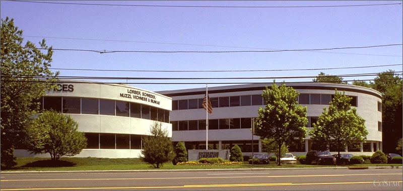 310 Passaic Ave, Fairfield, NJ for lease - Building Photo - Image 2 of 3