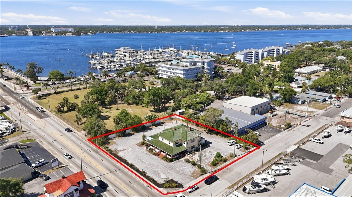 337 8th Ave W, Palmetto, FL à vendre Photo principale- Image 1 de 30