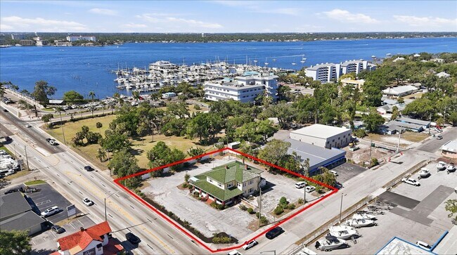 Plus de détails pour 337 8th Ave W, Palmetto, FL - Commerce de détail à vendre