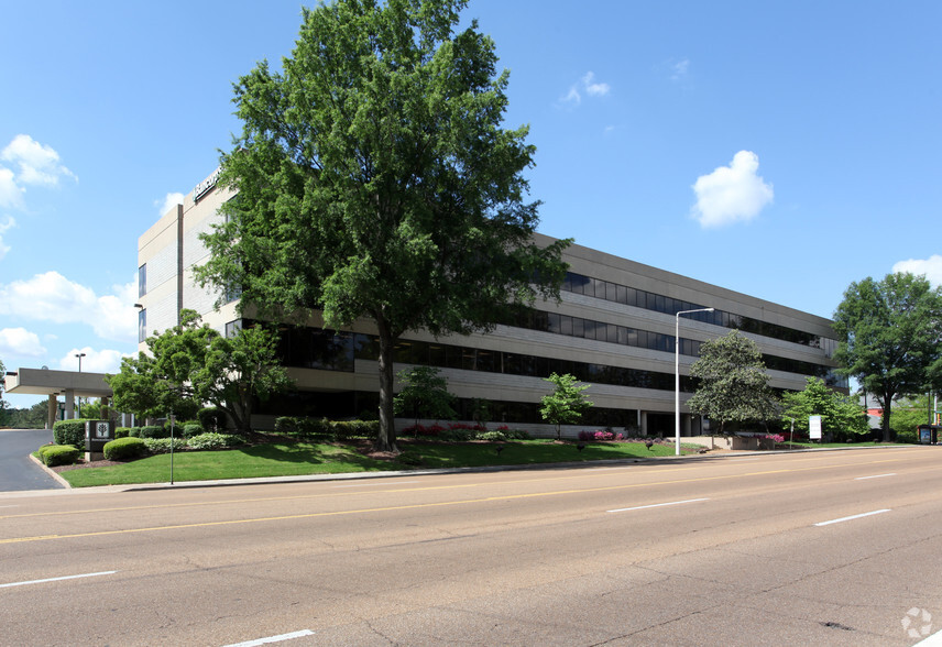 6363 Poplar Ave, Memphis, TN à vendre - Photo du bâtiment - Image 1 de 1