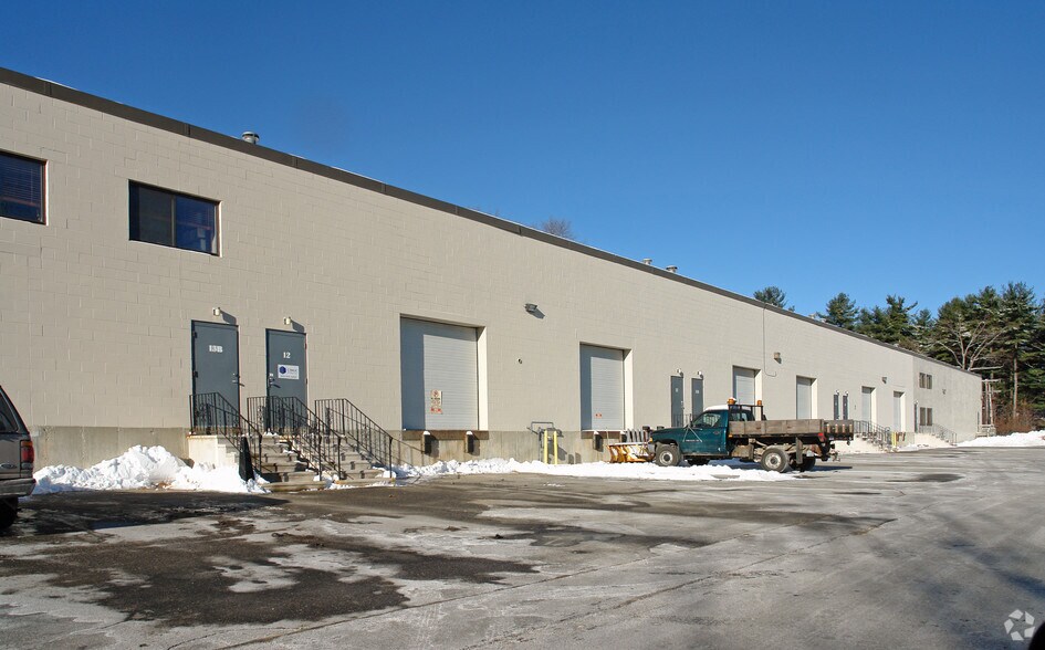 10 Commerce Park N, Bedford, NH à louer - Photo du bâtiment - Image 2 de 12