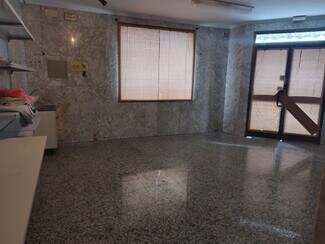 Plus de détails pour Commerce de détail à louer