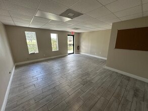 16210-16214 Aviation Loop Dr, Brooksville, FL for lease Interior Photo- Image 2 of 9