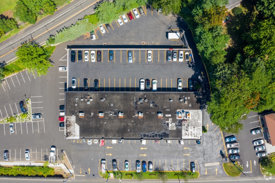 877 Post Rd E, Westport, CT à louer - Aérien - Image 3 de 8