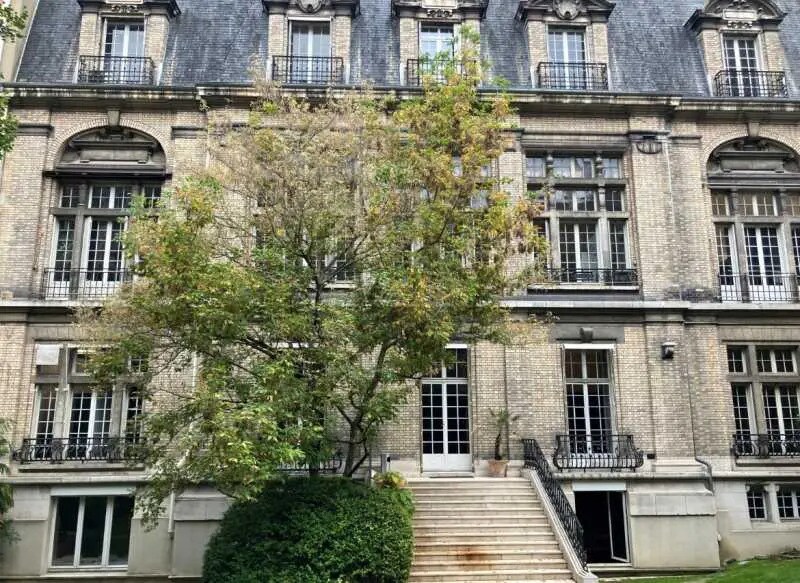 Bureau dans Paris à louer - Photo du bâtiment - Image 2 de 4