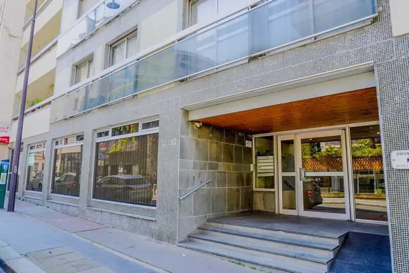 Office in Paris for sale Building Photo- Image 1 of 18