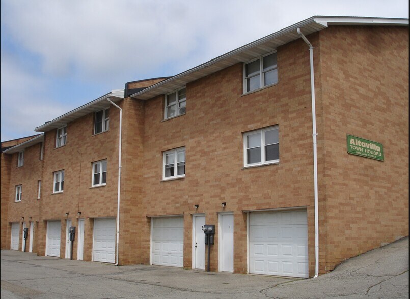 880 Cain St, East Liverpool, OH à vendre - Photo du bâtiment - Image 3 de 3