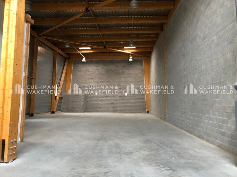 Flex in Strasbourg for lease - Interior Photo - Image 2 of 10