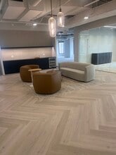 425 S Financial Pl, Chicago, IL for lease Building Photo- Image 1 of 6