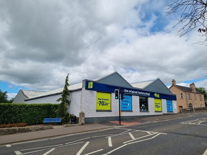 167-169 Castle St, Forfar à louer - Photo du bâtiment - Image 2 de 3