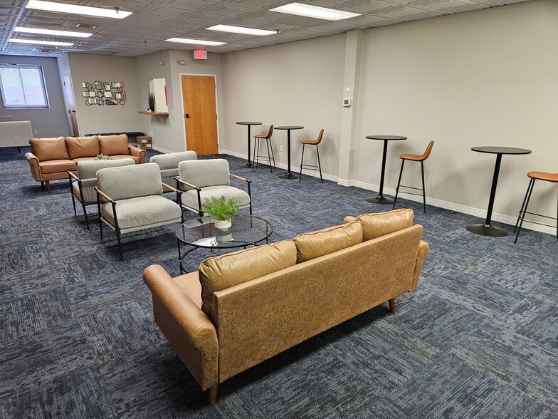 423-425 Main St, Middletown, CT for lease - Interior Photo - Image 2 of 10