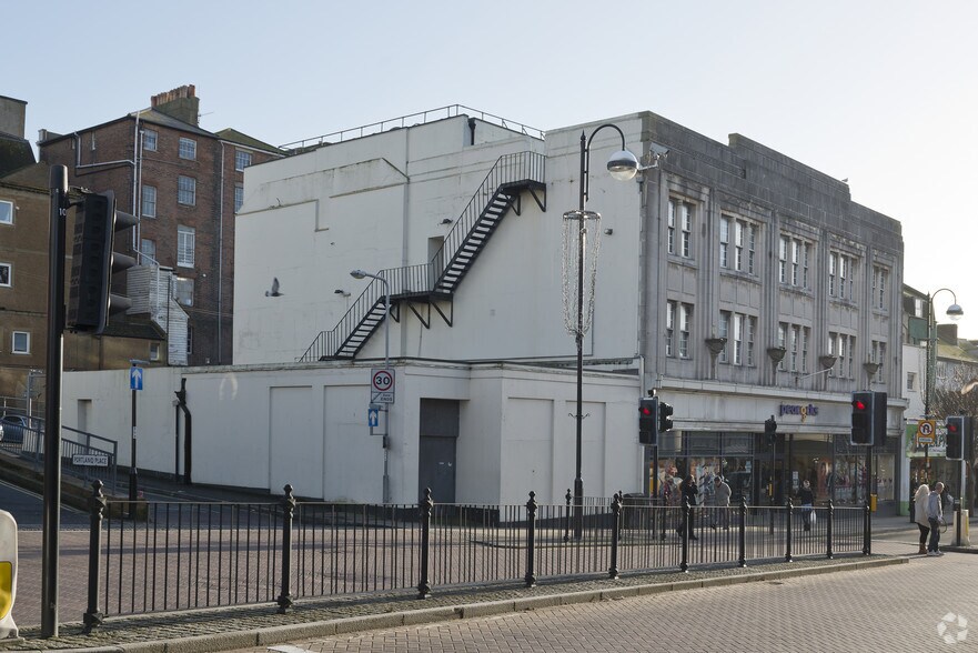 30-36 Queens Rd, Hastings à louer - Photo du bâtiment - Image 3 de 4