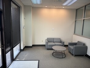 33 Park Of Commerce Way, Savannah, GA à louer Photo intérieure- Image 1 de 6