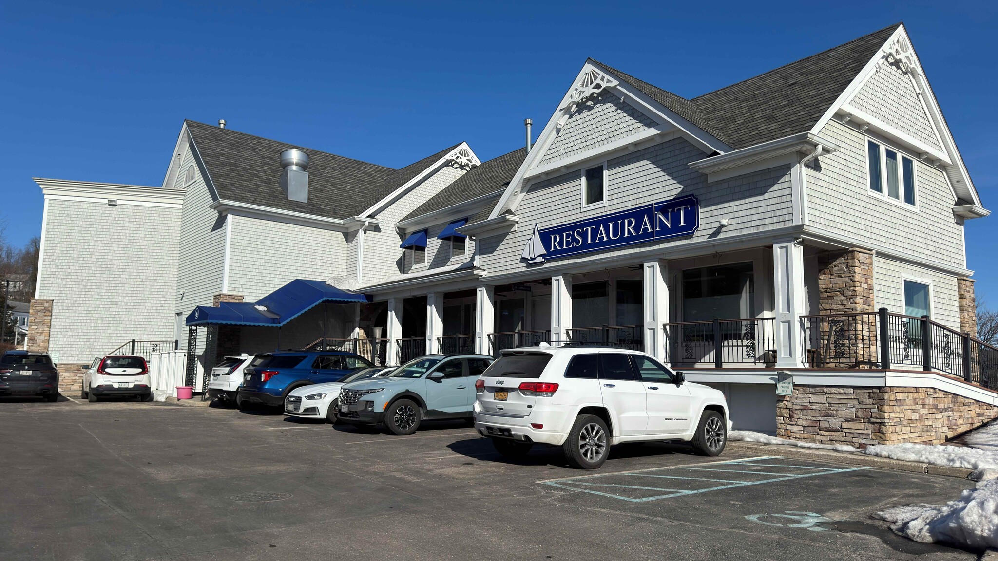 154 W Broadway, Port Jefferson, NY à louer Photo du bâtiment- Image 1 de 15