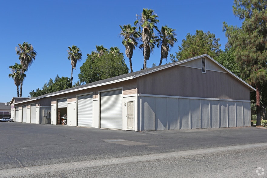 1050 San Jose Ave, Clovis, CA for lease - Primary Photo - Image 1 of 4