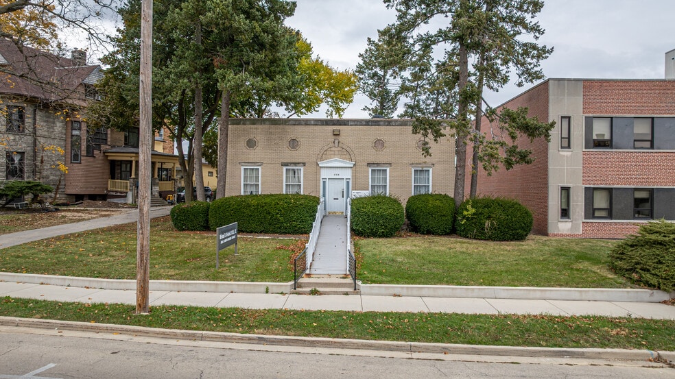 430 W Stephenson St, Freeport, IL for sale - Primary Photo - Image 1 of 19