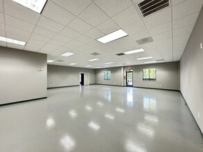 600 Meadowlands Dr, Hillsborough, NC for lease Interior Photo- Image 2 of 7