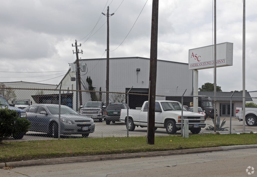 6445 Burlington Dr, Houston, TX for lease - Building Photo - Image 2 of 3