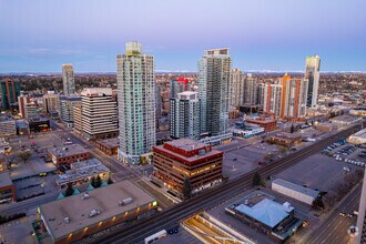 999 8th St SW, Calgary, AB - AÉRIEN  Vue de la carte