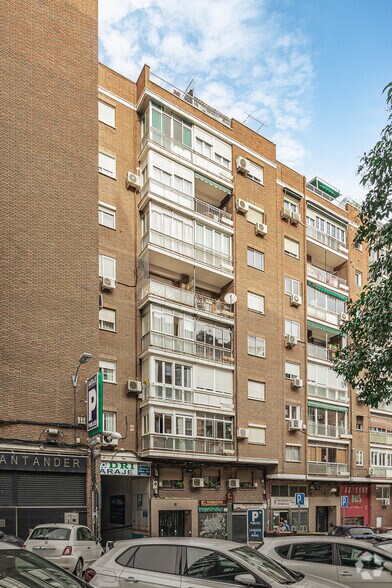 Calle Esteban de Arteaga, 6, Madrid, Madrid à louer - Photo du bâtiment - Image 2 de 2