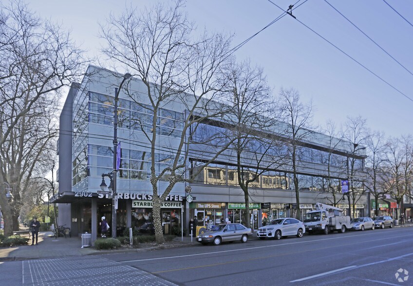 2902-2918 Broadway W, Vancouver, BC à louer - Photo principale - Image 1 de 12