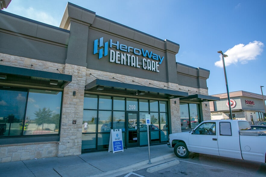 821 N Highway 183, Leander, TX for sale - Building Photo - Image 2 of 4