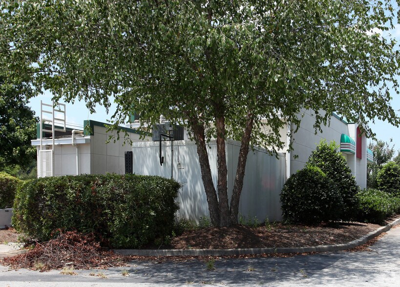 109 Vandora Springs Rd, Garner, NC à vendre - Photo du bâtiment - Image 2 de 2