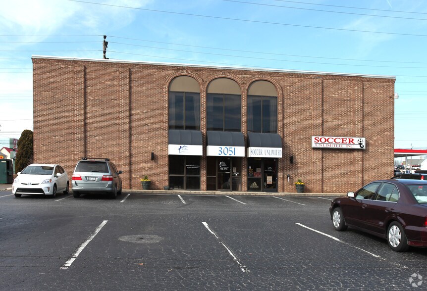 3051 Trenwest Dr, Winston-Salem, NC à vendre - Photo du bâtiment - Image 3 de 3