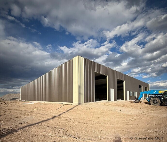 1905 E Fox Farm Rd, Cheyenne, WY à louer - Photo du bâtiment - Image 3 de 6