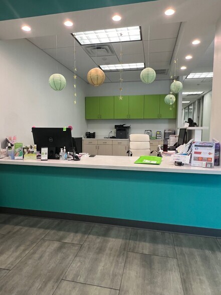 9215 FM 518, Pearland, TX à louer - Photo du bâtiment - Image 2 de 8