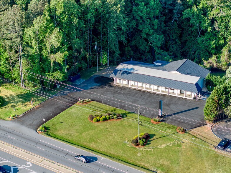 3889 Cobb Pky NW, Acworth, GA à vendre - Photo du bâtiment - Image 2 de 11