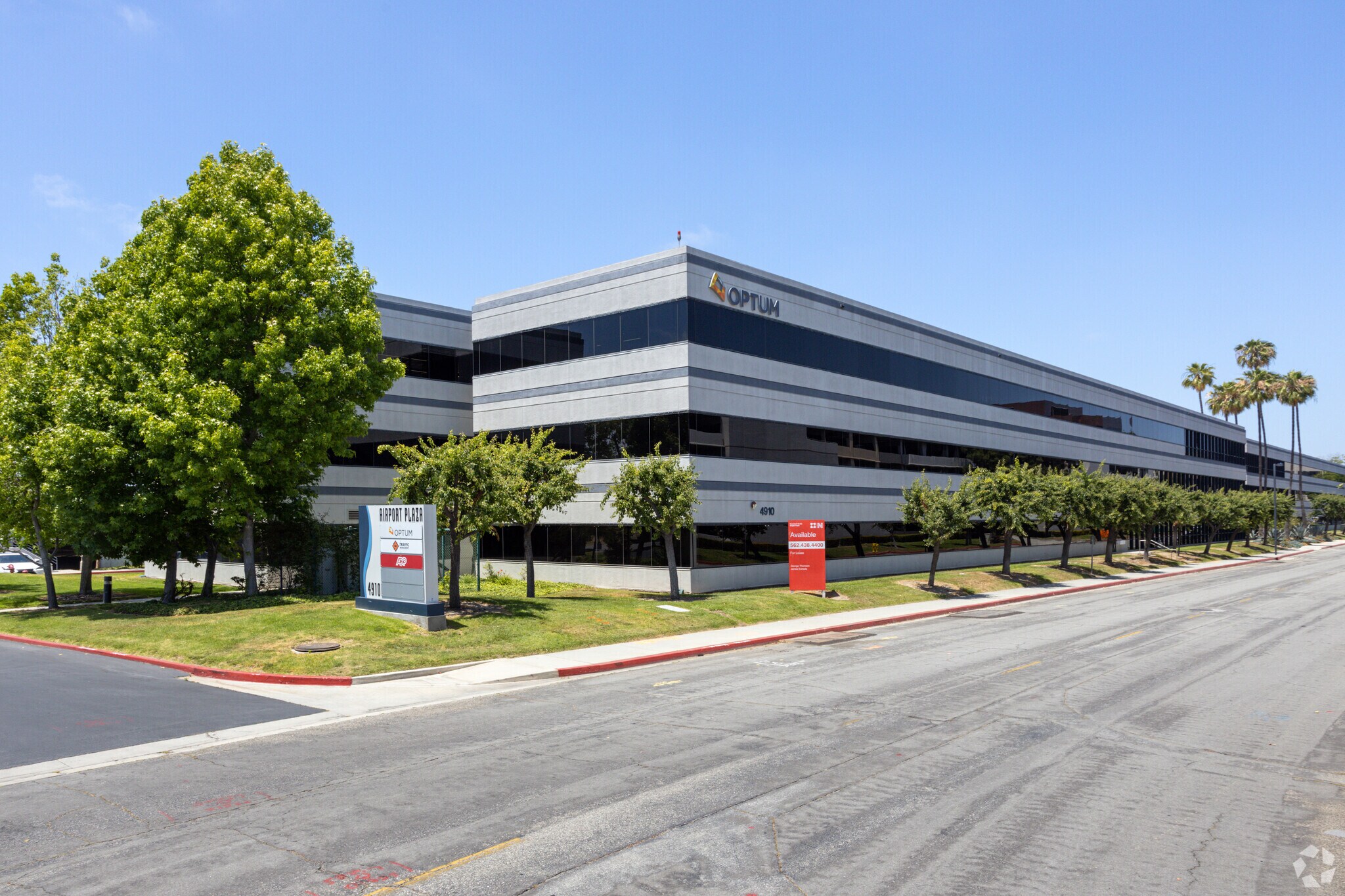 4910 Airport Plaza Dr, Long Beach, CA à vendre Photo principale- Image 1 de 44