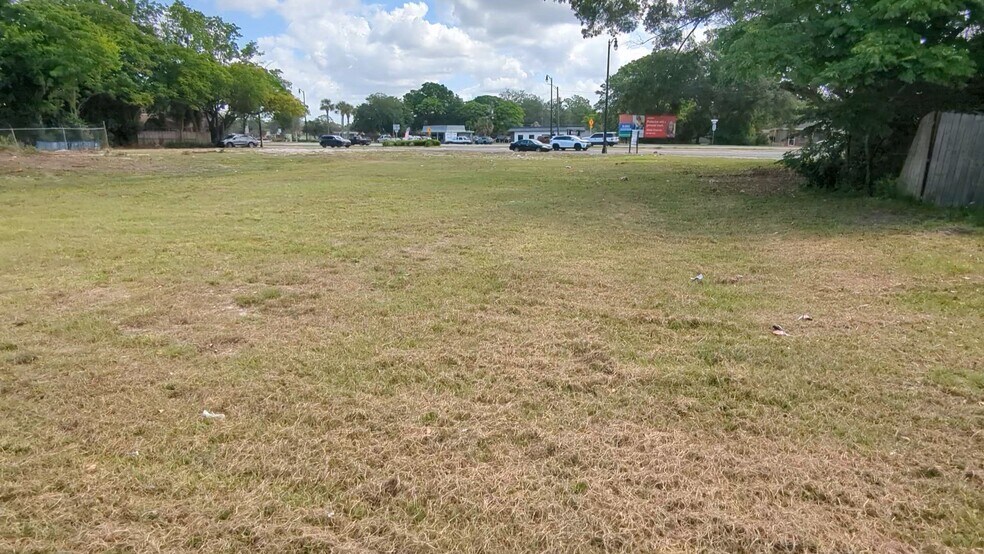 2600 S Orlando Dr, Sanford, FL à vendre - Vidéo sur l’inscription commerciale - Image 2 de 9