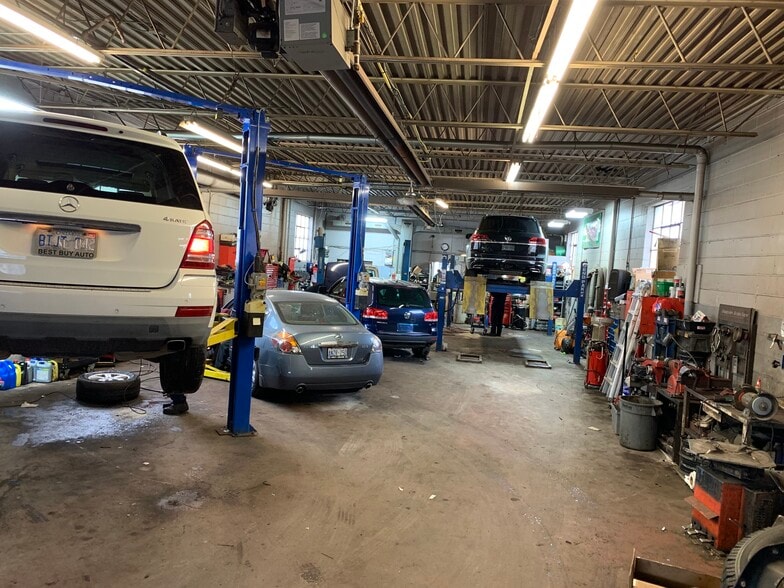 7 Hansen Rd, Brampton, ON for sale - Building Photo - Image 2 of 12