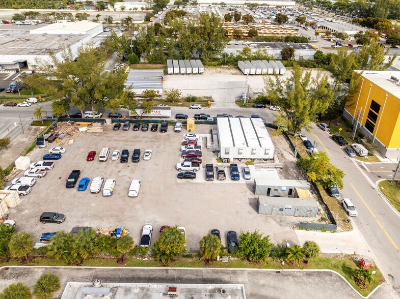 NW 27th Pl & NW 120th Ter, Miami, FL à vendre - Photo du bâtiment - Image 2 de 5