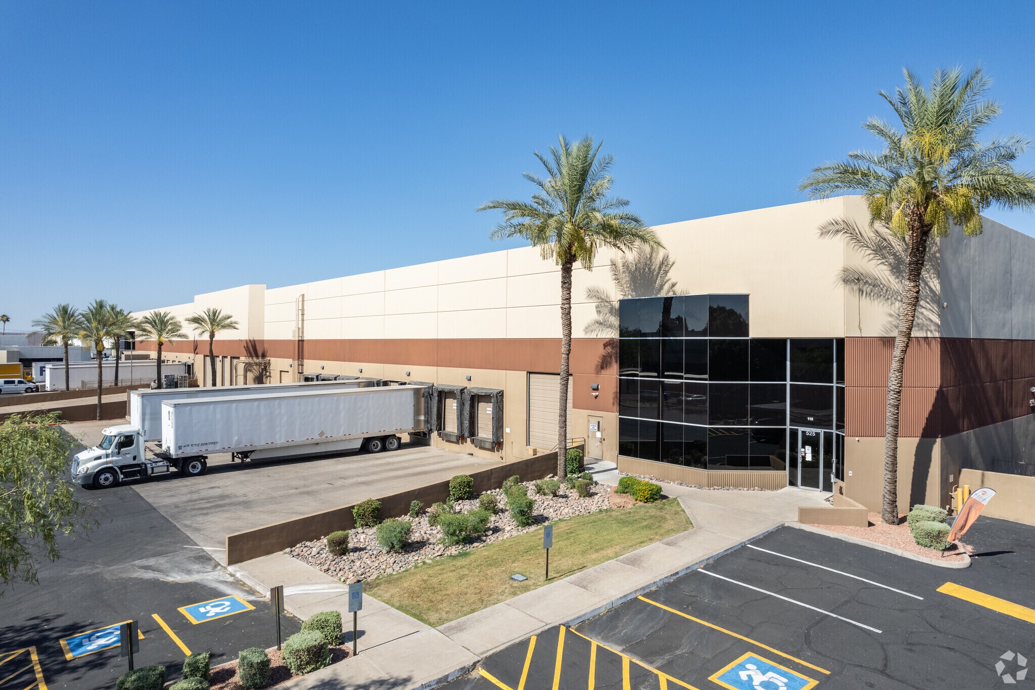 525 W Alameda Dr, Tempe, AZ à louer Photo du bâtiment- Image 1 de 8