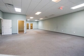 121 Harmony Crossing, Eatonton, GA for lease Interior Photo- Image 2 of 9
