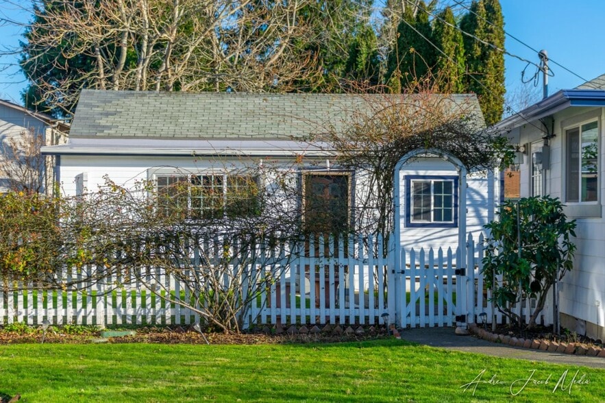 436 Wells Ave N, Renton, WA for sale - Building Photo - Image 2 of 15