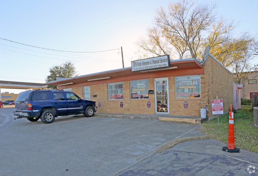 103-105 N Hampton Rd, DeSoto, TX for sale - Primary Photo - Image 1 of 1